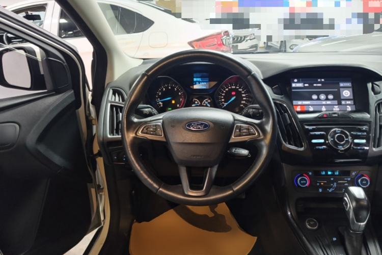 Used Ford Focus 2017 Hatchback 1.6L Automatic Fashion Edition Smart Drive Version Steering Wheel