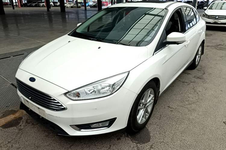 Used Ford Focus 2017 Sedan EcoBoost 180 Automatic Elite Model Guazi used car, China used car export, Used car for sale, Used cars, Cheapest cars for sale