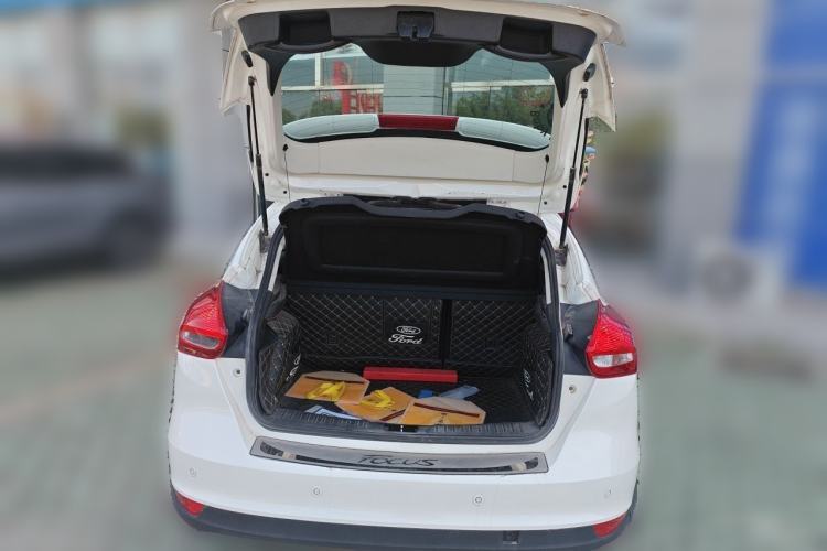 Used Ford Focus 2017 Hatchback 1.6L Automatic Fashion Edition Smart Drive Version Trunk
