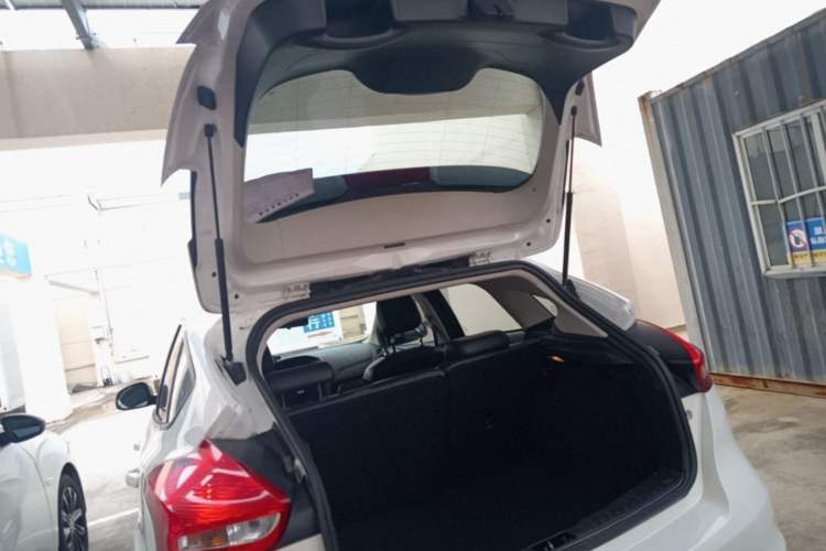 Used Ford Focus 2017 Hatchback 1.6L Automatic Fashion Edition Smart Drive Version Trunk