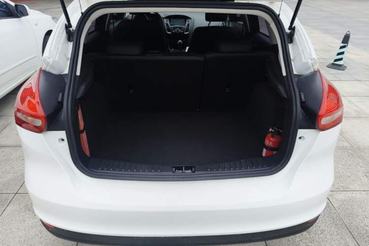 Used Ford Focus 2017 Hatchback 1.6L Automatic Comfort Plus SmartDrive Edition Trunk