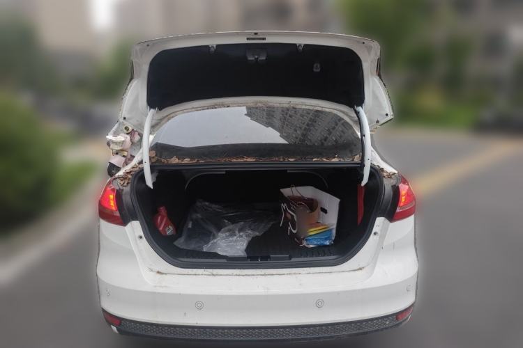 Used Ford Focus 2017 Sedan EcoBoost 125 Automatic Supreme Style SmartDrive Edition Trunk