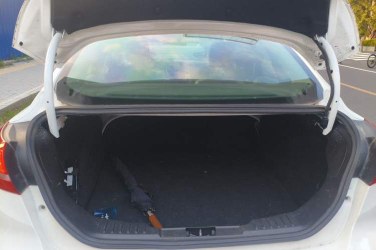 Used Ford Focus 2017 Sedan 1.6L Automatic Fashion Edition Smart Drive Version Trunk