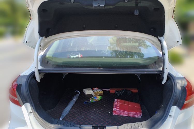 Used Ford Focus 2017 Sedan 1.6L Automatic Fashion Edition Smart Drive Version Trunk