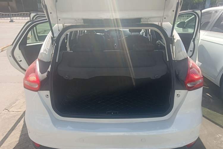 Used Ford Focus 2017 Hatchback EcoBoost 180 Automatic Elite Model Trunk