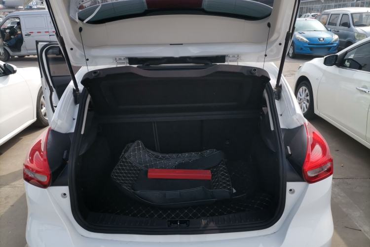Used Ford Focus 2017 Hatchback 1.6L Automatic Comfort Plus SmartDrive Edition Trunk