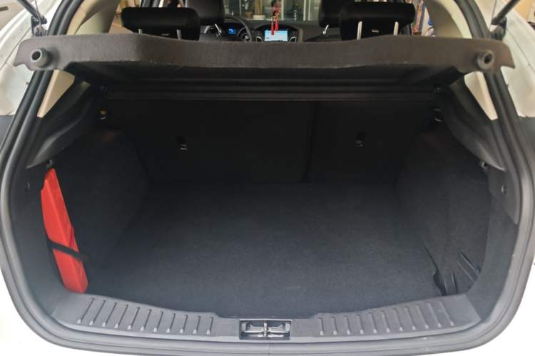Used Ford Focus 2017 Hatchback 1.6L Automatic Fashion Edition Smart Drive Version Trunk