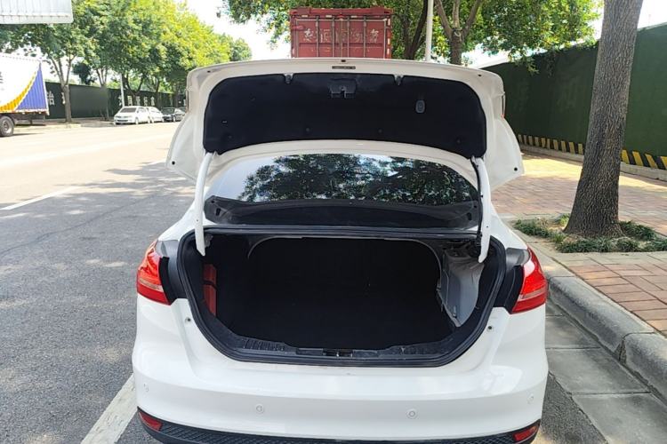 Used Ford Focus 2017 Sedan EcoBoost 180 Automatic Elite Model Trunk