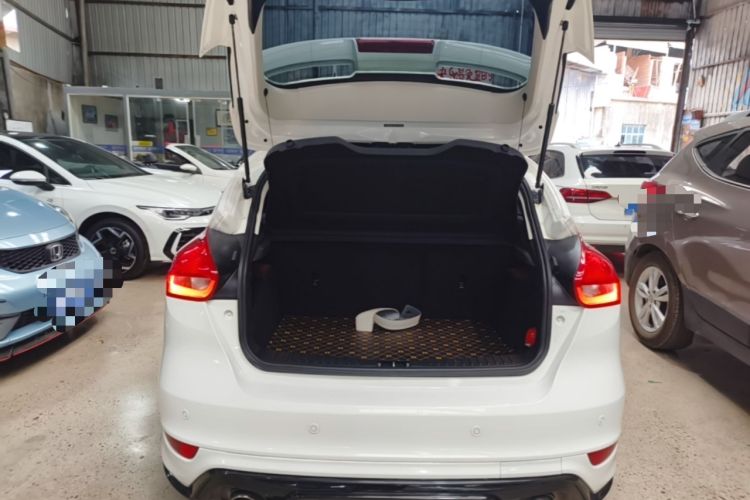 Used Ford Focus 2017 Hatchback EcoBoost 180 Automatic Sport Model Trunk