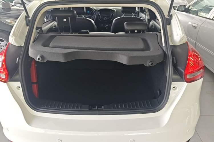 Used Ford Focus 2017 Hatchback 1.6L Automatic Fashion Edition Smart Drive Version Trunk