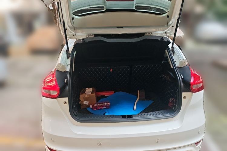 Used Ford Focus 2017 Hatchback 1.6L Automatic Fashion Edition Smart Drive Version Trunk