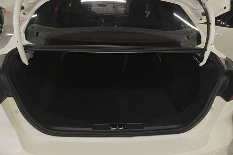 Used Ford Focus 2017 Sedan 1.6L Automatic Comfort Plus SmartDrive Edition Trunk