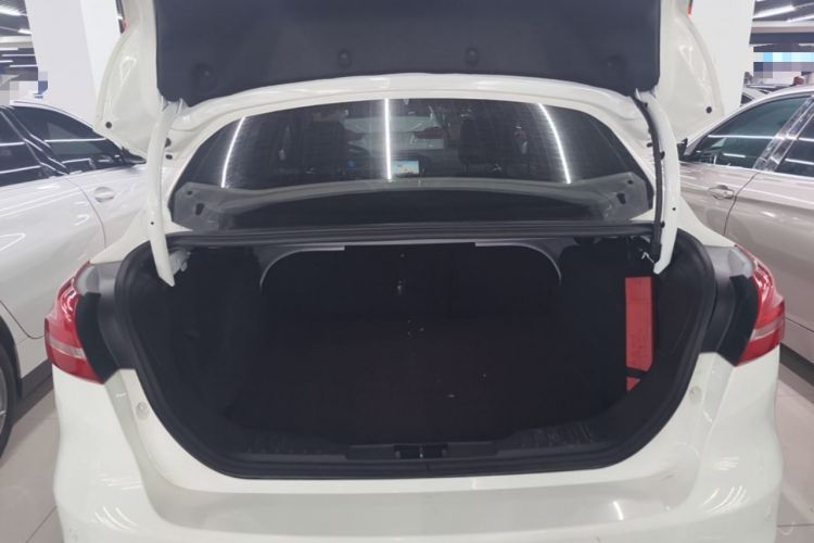Used Ford Focus 2017 Sedan 1.6L Automatic Fashion Edition Smart Drive Version Trunk