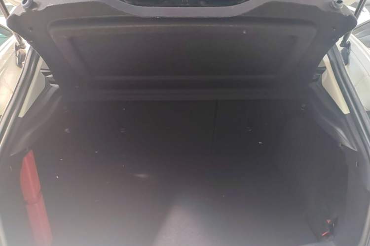 Used Ford Focus 2017 Hatchback 1.6L Automatic Comfort Plus SmartDrive Edition Trunk
