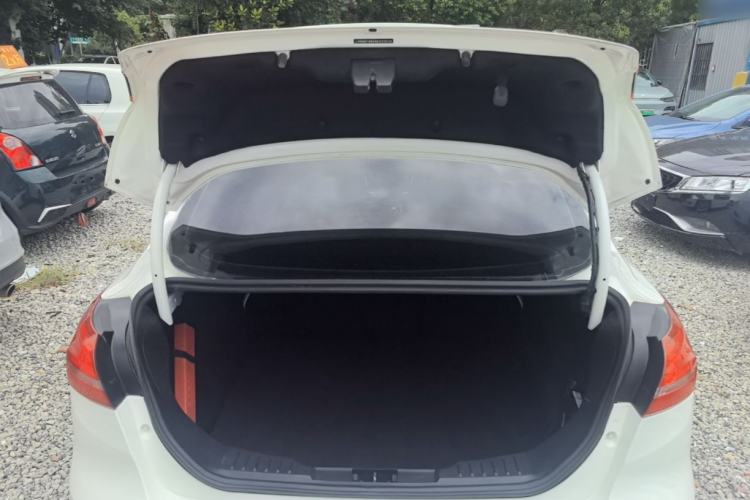 Used Ford Focus 2017 Sedan 1.6L Automatic Fashion Edition Smart Drive Version Trunk