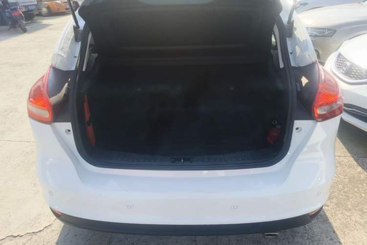 Used Ford Focus 2017 Hatchback EcoBoost 180 Automatic Elite Model Trunk