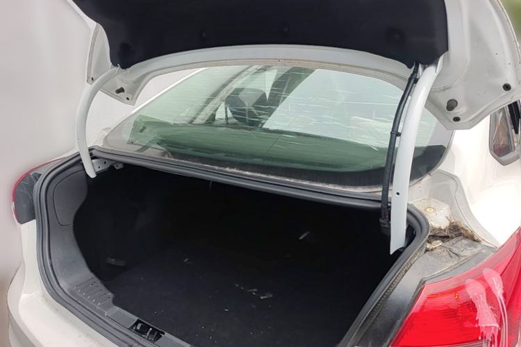 Used Ford Focus 2017 Sedan 1.6L Automatic Fashion Edition Smart Drive Version Trunk