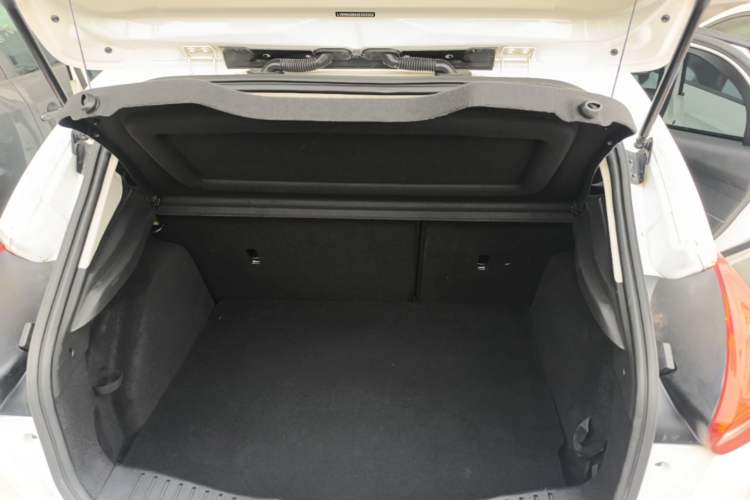 Used Ford Focus 2017 Hatchback 1.6L Automatic Fashion Edition Smart Drive Version Trunk