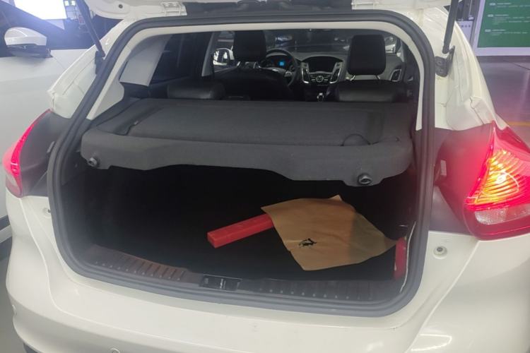Used Ford Focus 2017 Hatchback 1.6L Automatic Fashion Edition Smart Drive Version Trunk