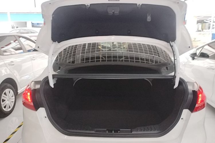 Used Ford Focus 2017 Sedan 1.6L Manual Fashion Edition Smart Drive Version Trunk