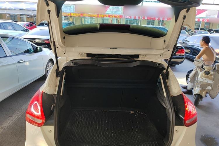 Used Ford Focus 2017 Hatchback 1.6L Automatic Comfort Plus SmartDrive Edition Trunk