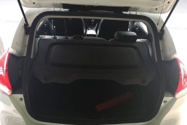 Used Ford Focus 2017 Hatchback 1.6L Automatic Comfort Plus SmartDrive Edition Trunk