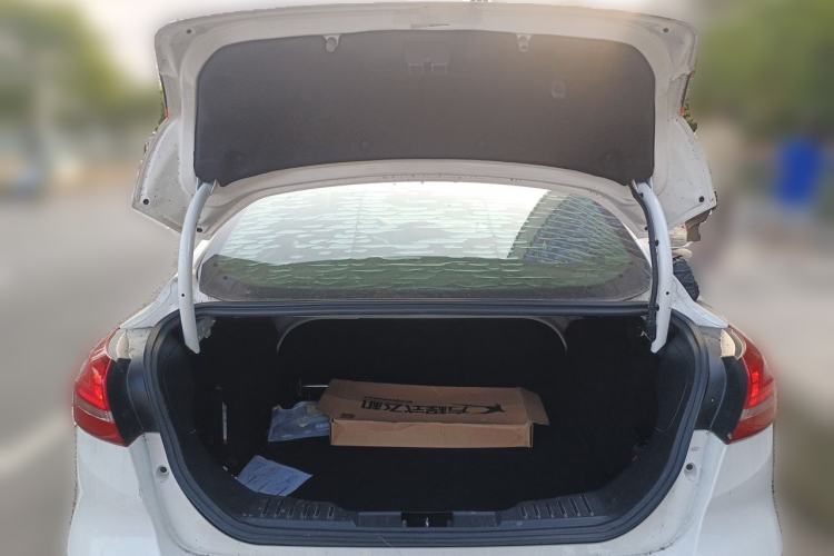 Used Ford Focus 2017 Sedan 1.6L Automatic Fashion Edition Smart Drive Version Trunk