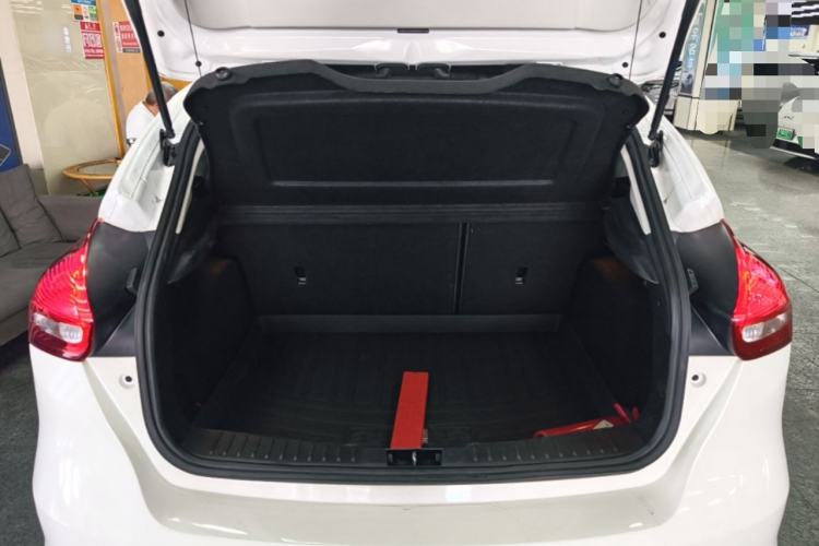 Used Ford Focus 2017 Hatchback 1.6L Automatic Comfort Plus SmartDrive Edition Trunk