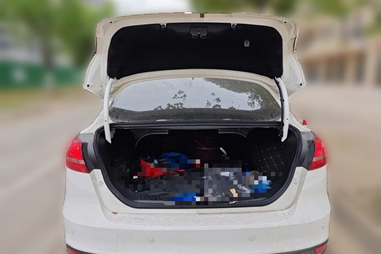 Used Ford Focus 2017 Sedan 1.6L Automatic Fashion Edition Smart Drive Version Trunk