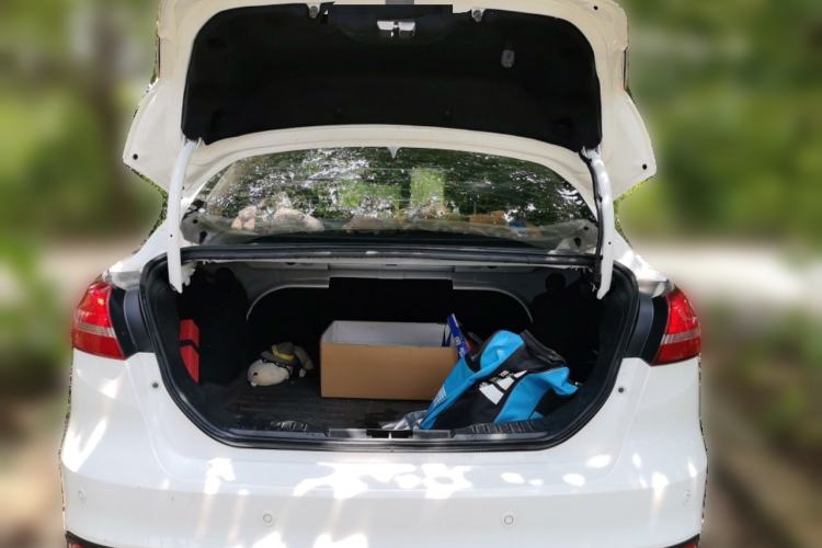 Used Ford Focus 2017 Sedan 1.6L Automatic Fashion Edition Smart Drive Version Trunk