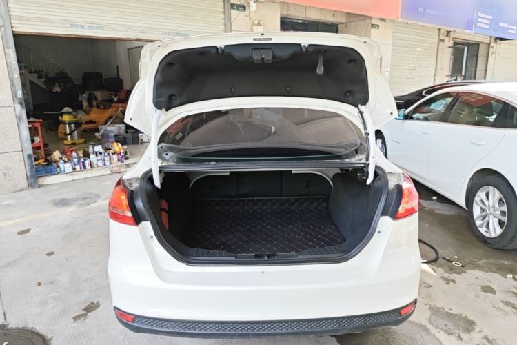Used Ford Focus 2017 Sedan 1.6L Automatic Comfort Plus SmartDrive Edition Trunk