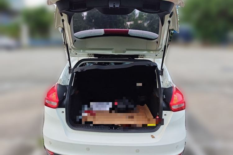 Used Ford Focus 2017 Hatchback 1.6L Automatic Fashion Edition Smart Drive Version Trunk