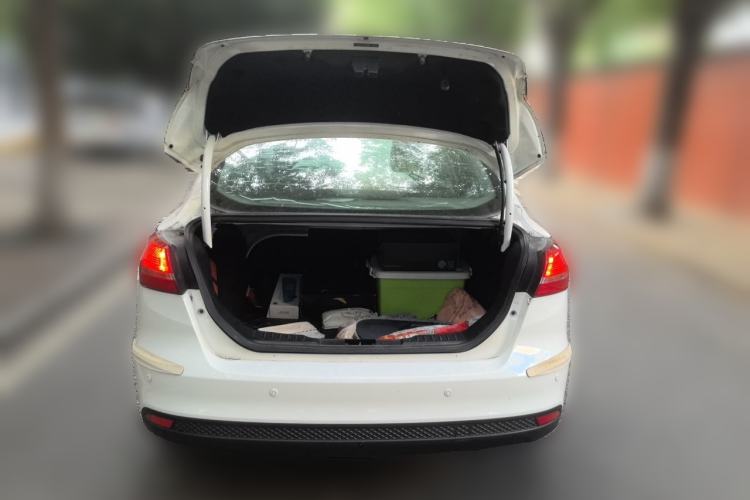 Used Ford Focus 2017 Sedan 1.6L Automatic Comfort Plus SmartDrive Edition Trunk