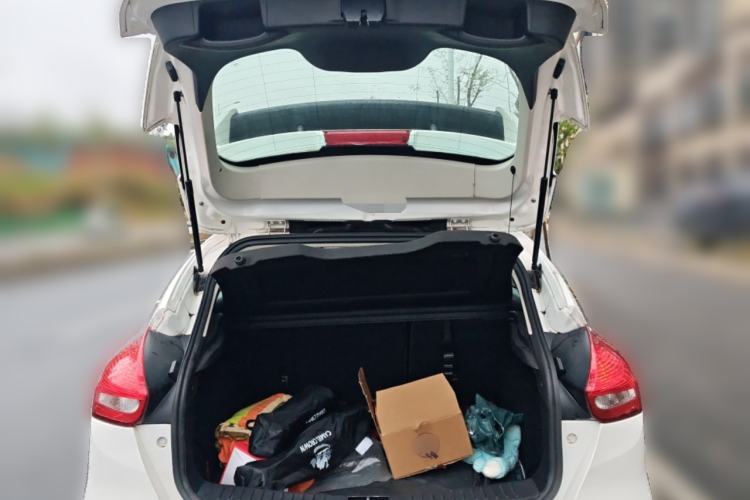 Used Ford Focus 2017 Hatchback 1.6L Automatic Comfort Plus SmartDrive Edition Trunk