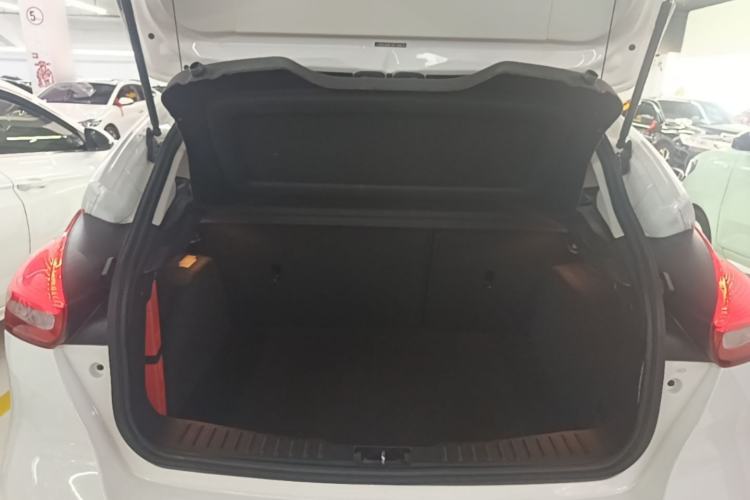 Used Ford Focus 2017 Hatchback 1.6L Automatic Fashion Edition Smart Drive Version Trunk