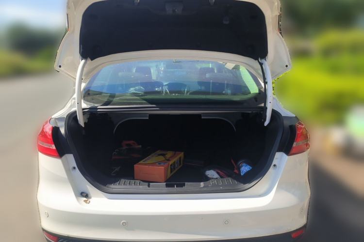 Used Ford Focus 2017 Sedan 1.6L Automatic Fashion Edition Smart Drive Version Trunk
