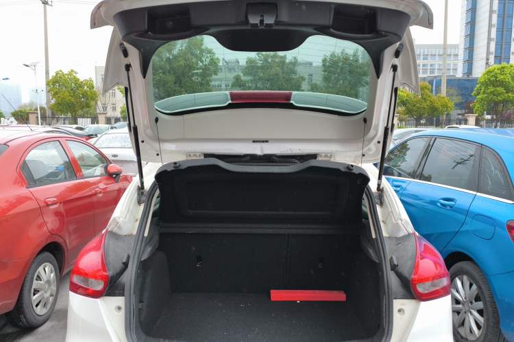 Used Ford Focus 2017 Hatchback 1.6L Automatic Comfort Plus SmartDrive Edition Trunk