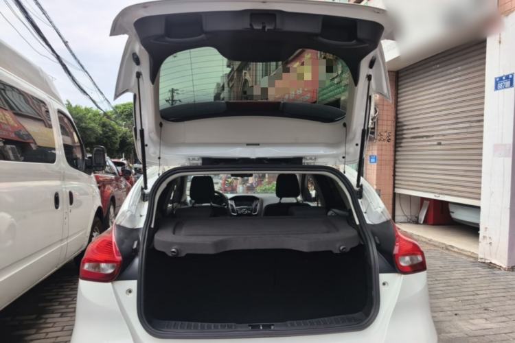 Used Ford Focus 2017 Hatchback 1.6L Automatic Comfort Plus SmartDrive Edition Trunk