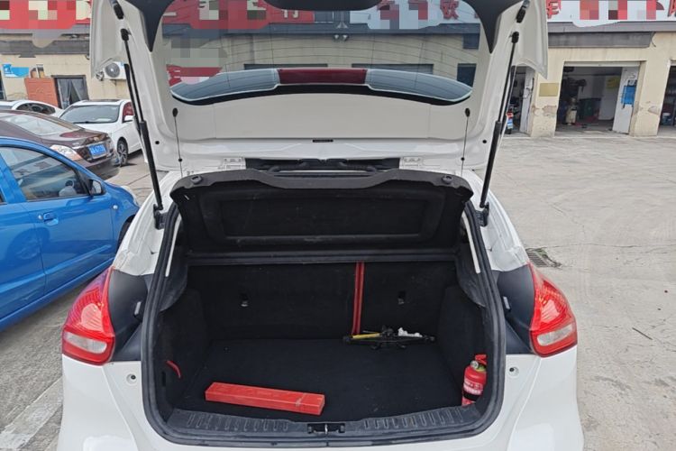 Used Ford Focus 2017 Hatchback 1.6L Automatic Fashion Edition Smart Drive Version Trunk