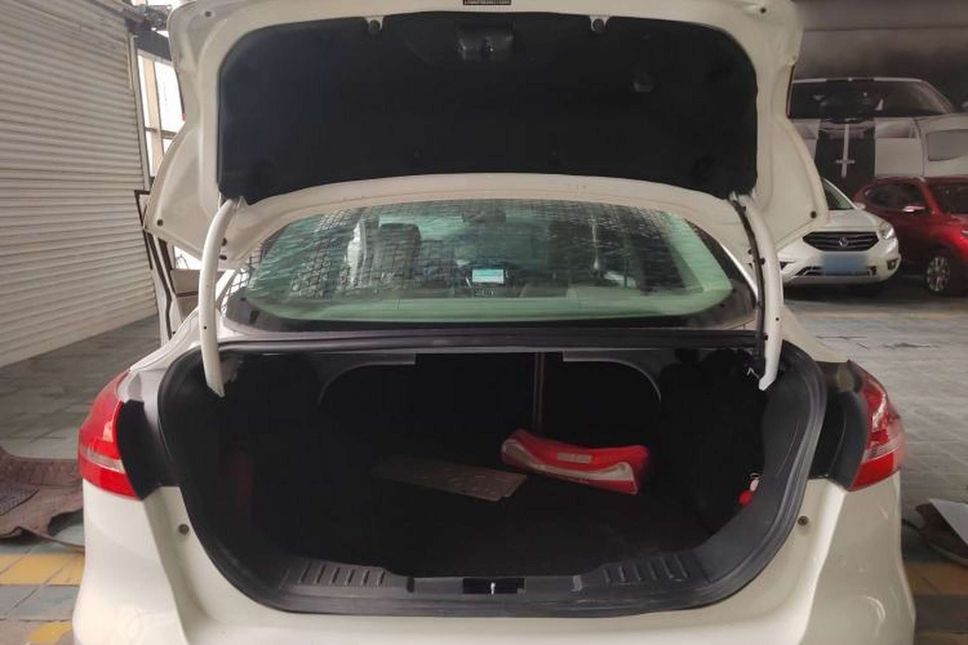 Used Ford Focus 2017 Sedan 1.6L Automatic Comfort Plus SmartDrive Edition Trunk