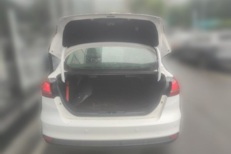 Used Ford Focus 2017 Sedan EcoBoost 125 Automatic Supreme Style SmartDrive Edition Trunk