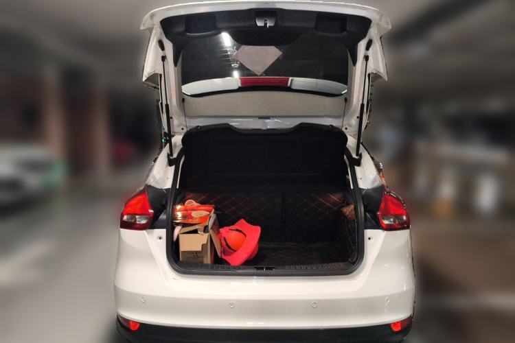 Used Ford Focus 2017 Hatchback 1.6L Automatic Comfort Plus SmartDrive Edition Trunk