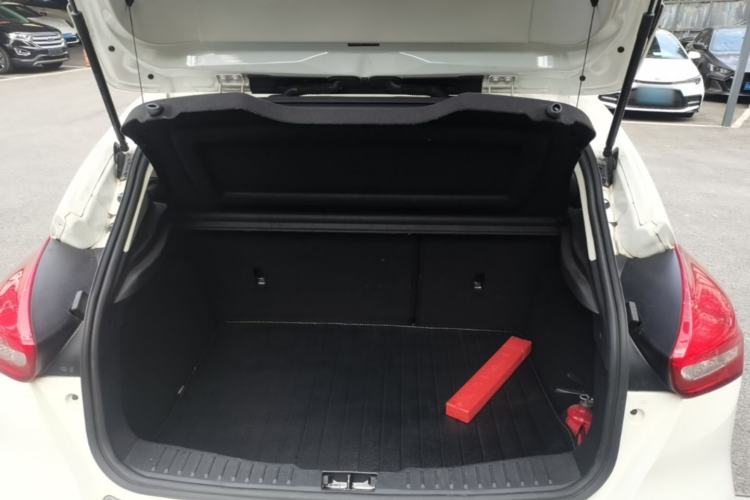 Used Ford Focus 2017 Hatchback 1.6L Automatic Fashion Edition Smart Drive Version Trunk