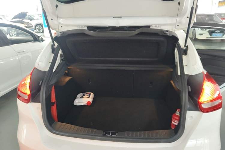 Used Ford Focus 2017 Hatchback 1.6L Automatic Comfort Plus SmartDrive Edition Trunk