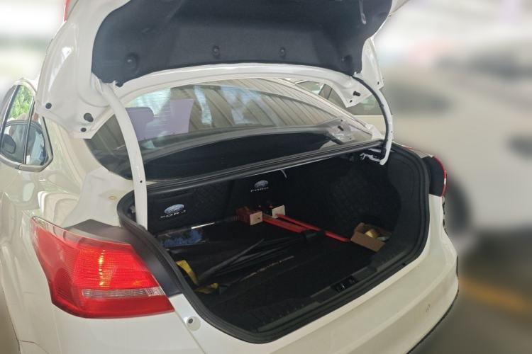 Used Ford Focus 2017 Sedan EcoBoost 125 Automatic Supreme Style SmartDrive Edition Trunk