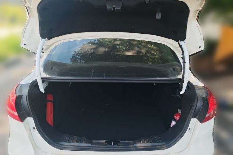 Used Ford Focus 2017 Sedan 1.6L Automatic Fashion Edition Smart Drive Version Trunk