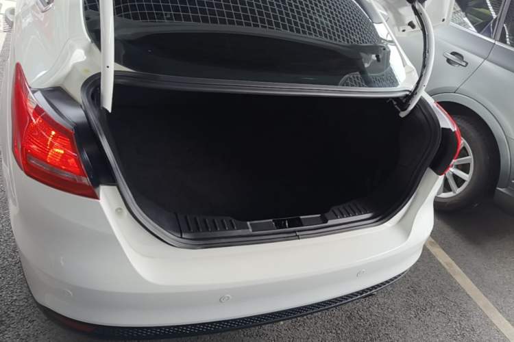 Used Ford Focus 2017 Sedan EcoBoost 180 Automatic Elite Model Trunk