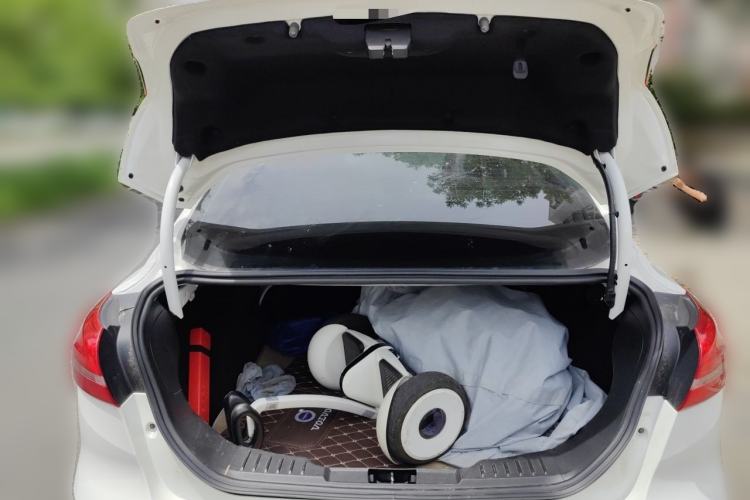 Used Ford Focus 2017 Sedan 1.6L Automatic Fashion Edition Smart Drive Version Trunk