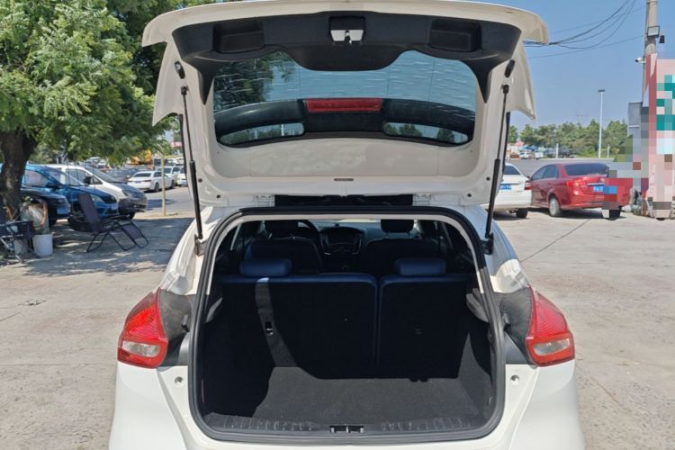Used Ford Focus 2017 Hatchback 1.6L Automatic Comfort Plus SmartDrive Edition Trunk