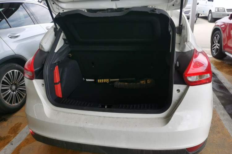 Used Ford Focus 2017 Hatchback 1.6L Automatic Comfort Plus SmartDrive Edition Trunk